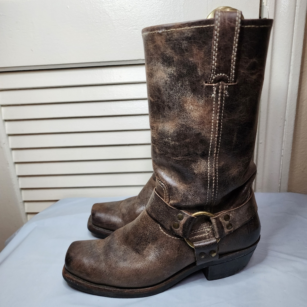 Frye Harness Moto Boots Square toeWeather leather distressed Brown women's 8.5